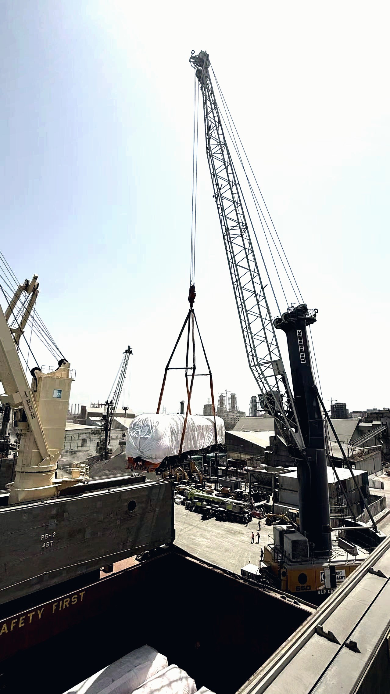Heavy lift operation